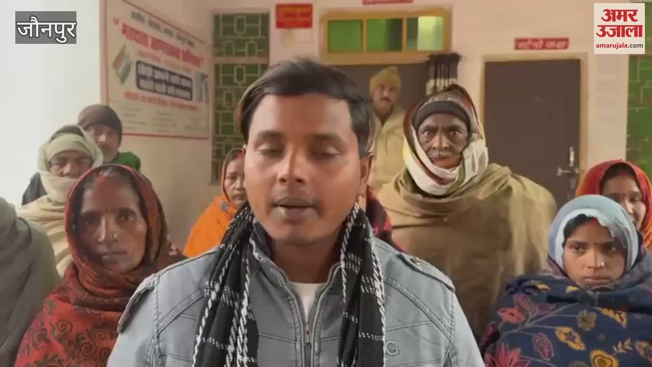 VIDEO : officers meet protesters shooting incident villagers protested police accused changing report