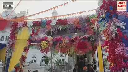 VIDEO : On the occasion of Prakash Parv, the congregation bowed down in Takht Shri Kesgarh Sahib