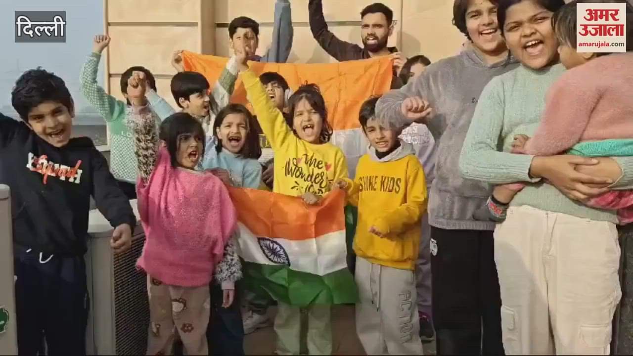 VIDEO : Children welcome Namo Bharat train in Delhi