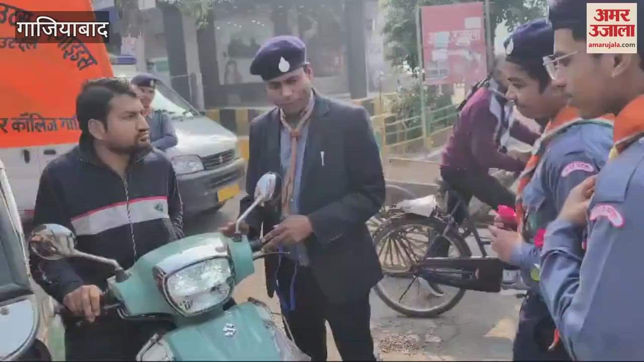 VIDEO : Cadets launched traffic awareness campaign at Kalkagarhi Chowk Ghaziabad