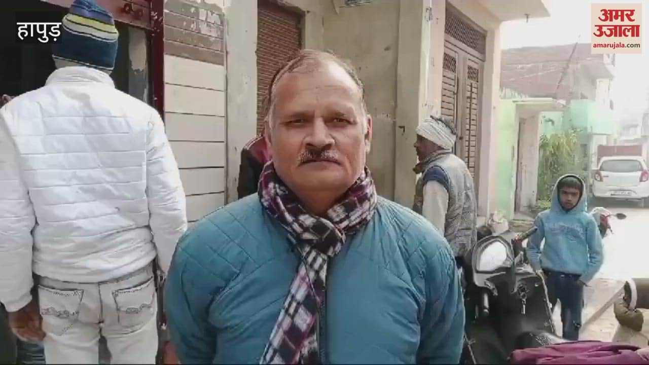 VIDEO : thieves broke jewellery shop shutter and stole jewellery worth lakhs rupees In Hapur