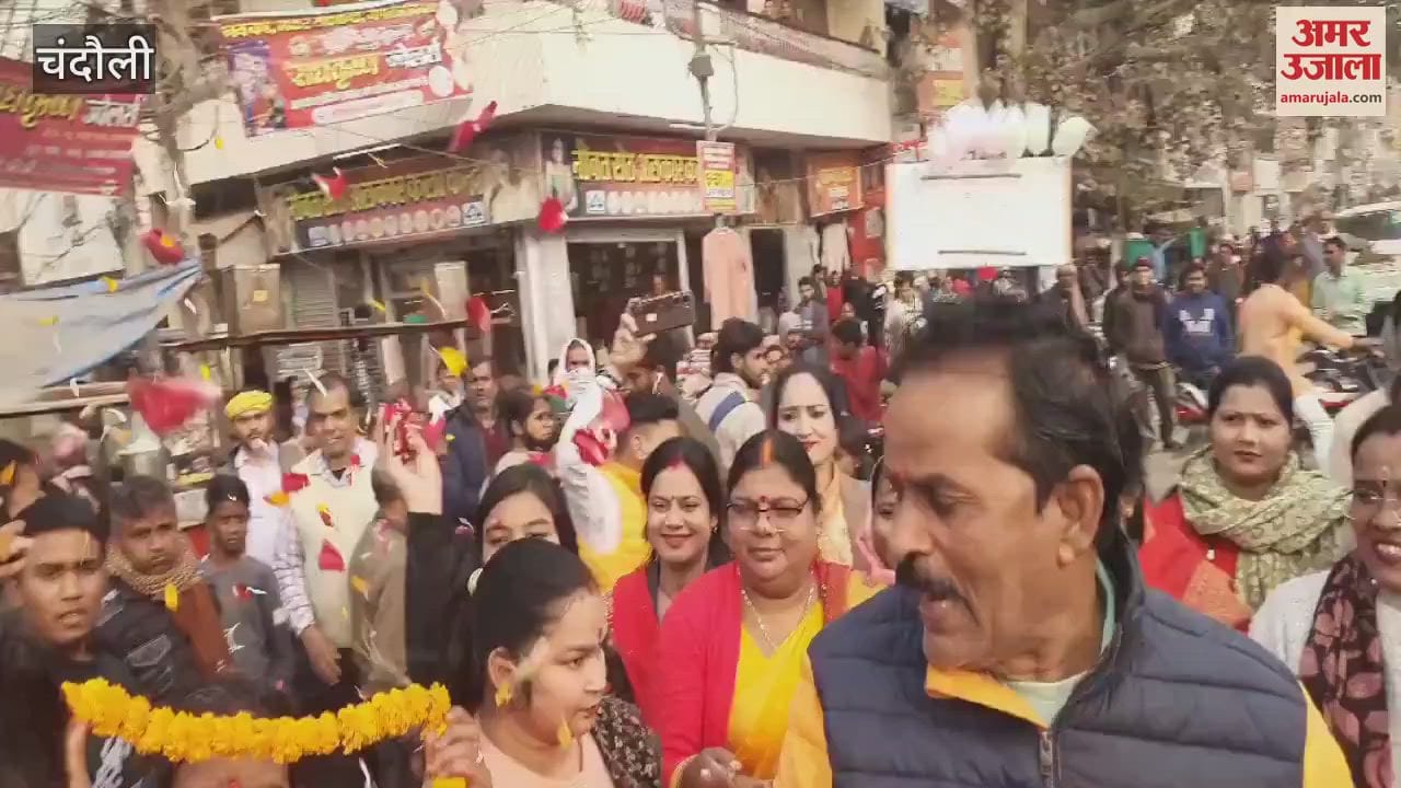 VIDEO : BJP MLA Ramesh welcomed member of Urban Development Ministry supporters burst firecrackers