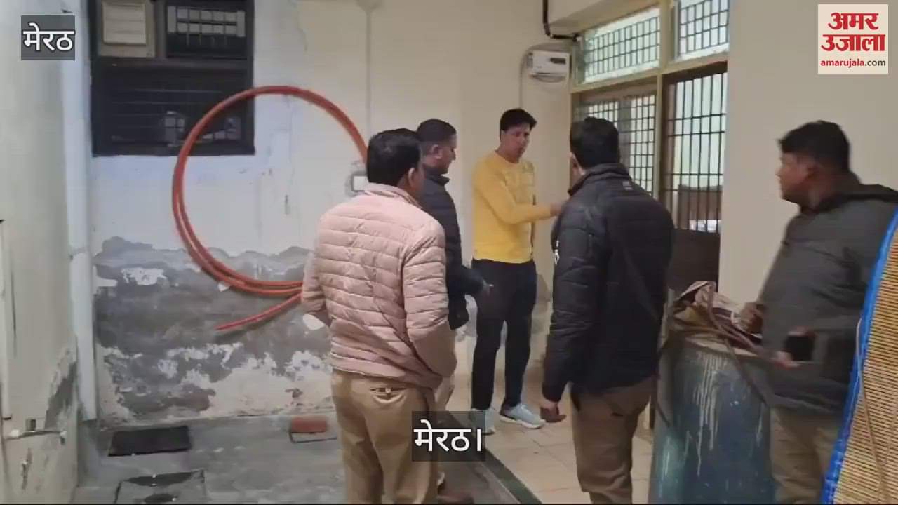 VIDEO : Thieves stole goods worth Rs 13 lakh from a house in TP Nagar, Meerut, thieves were caught on CCTV