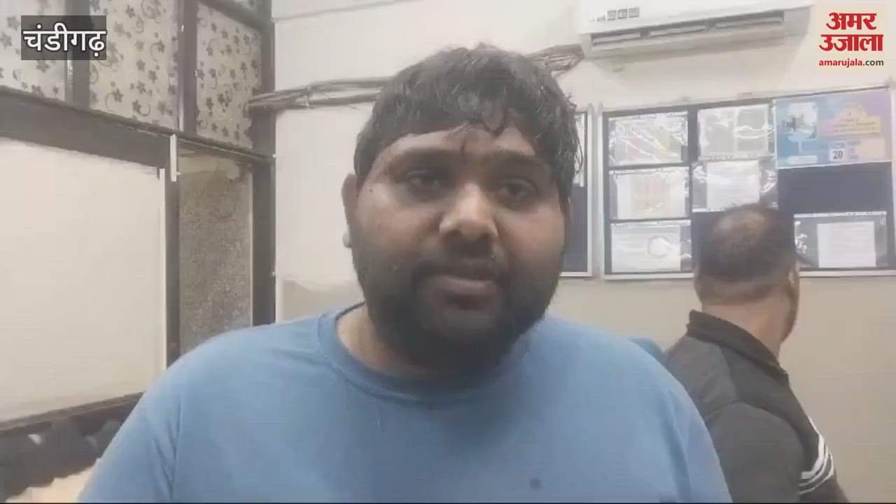 VIDEO : Two youths were beaten up over a liquor bottle near Sector 5 Town Park in Chandigarh