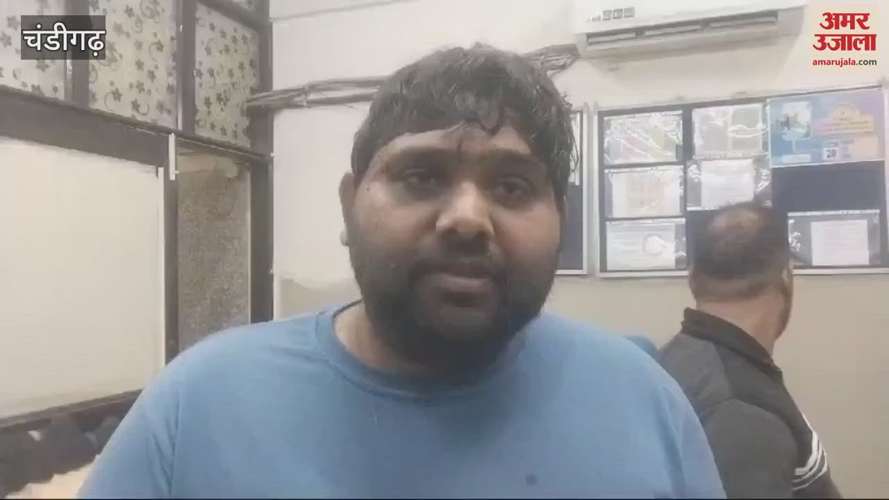 VIDEO : Two youths were beaten up over a liquor bottle near Sector 5 Town Park in Chandigarh