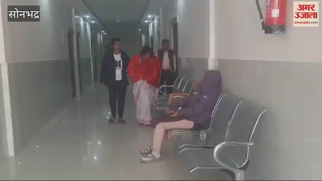 VIDEO : truck crushed Congress MLA car Maha Kumbh eight people wife and daughter injured two critical