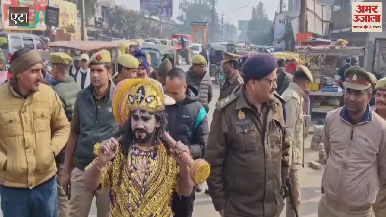 VIDEO : God of death Yamraj on etah roads to teach bike riders way helmet is important