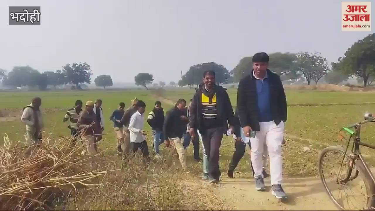 VIDEO : Encroachment removed village society pond in Bhadohi revenue team took action