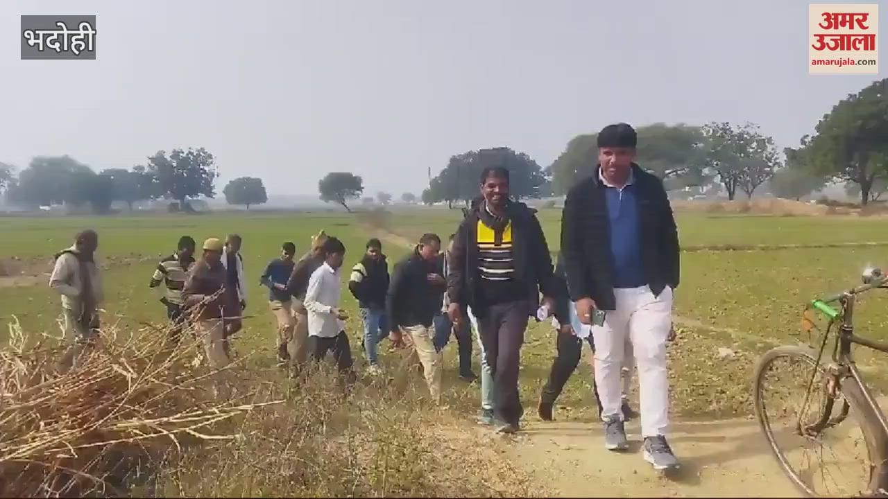 VIDEO : Encroachment removed village society pond in Bhadohi revenue team took action