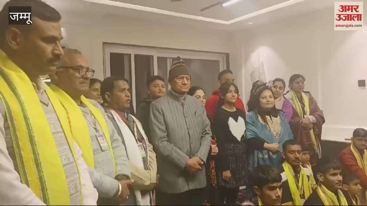 VIDEO : Pawan Shastri did student welfare work at Shrimadbhagvadgita teaching center bantalab