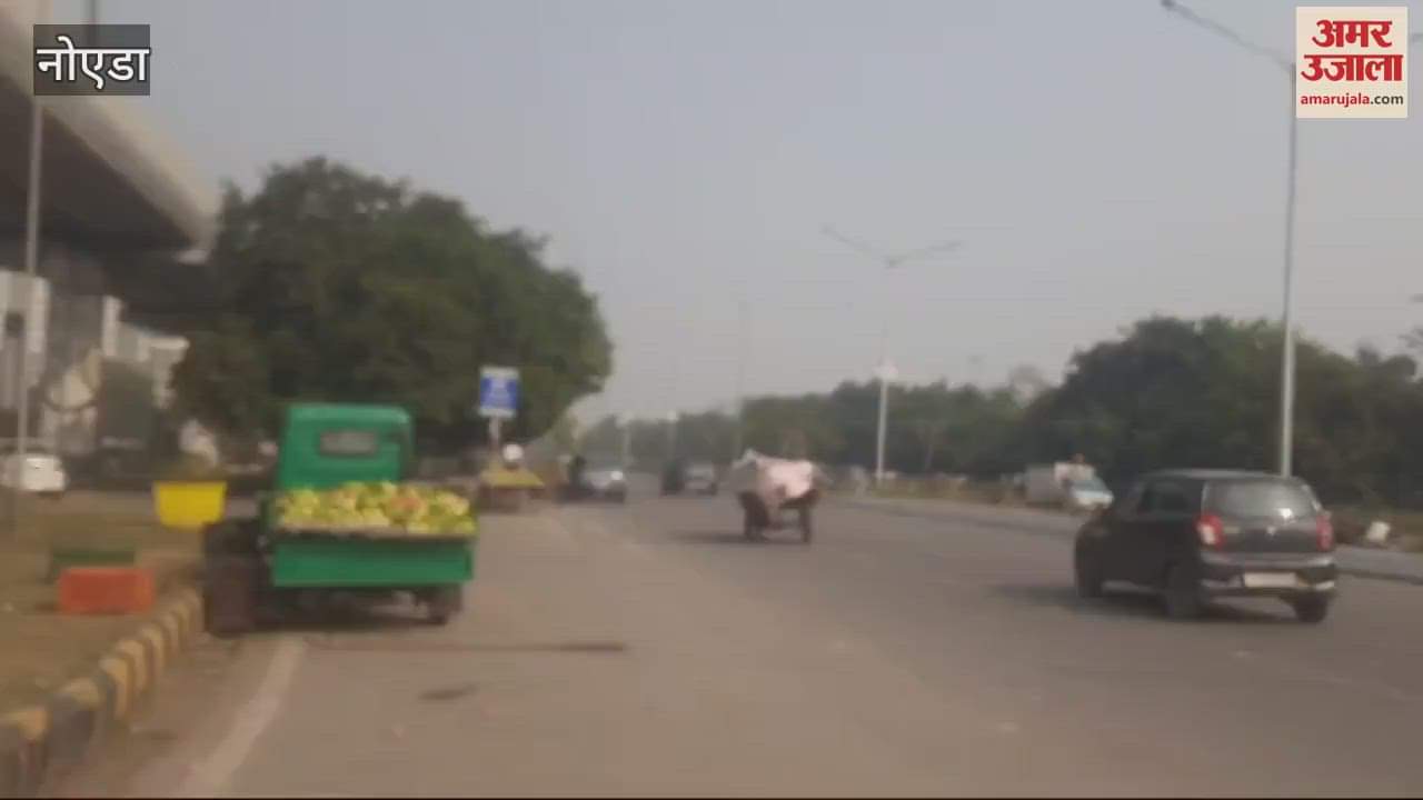 VIDEO : Shops are being set up on roadside in Greater Noida, traffic is getting affected