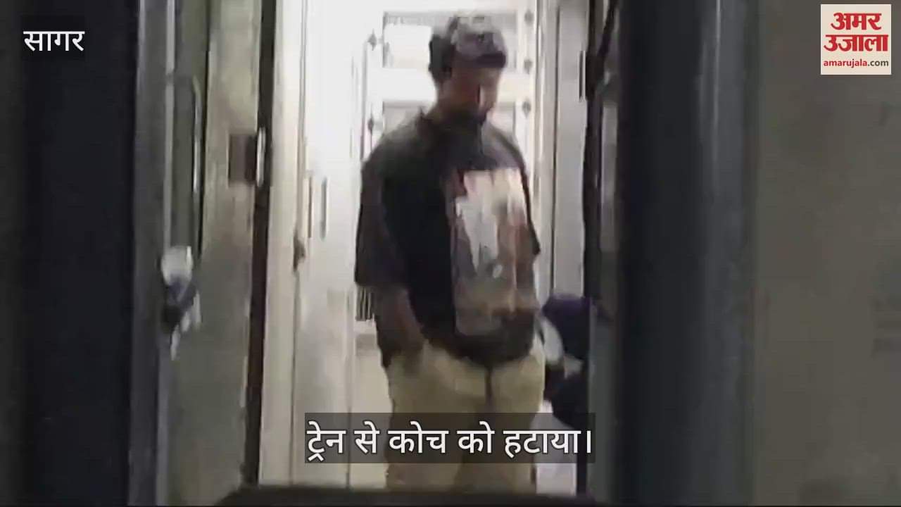 Technical problem in coach of Kushinagar Express, train stood at Bina railway station for about 2 hours