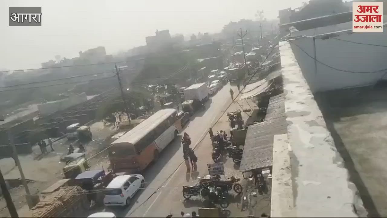 VIDEO : Heavy traffic jam on Agra-Etah road long queue of vehicles at Awagarh