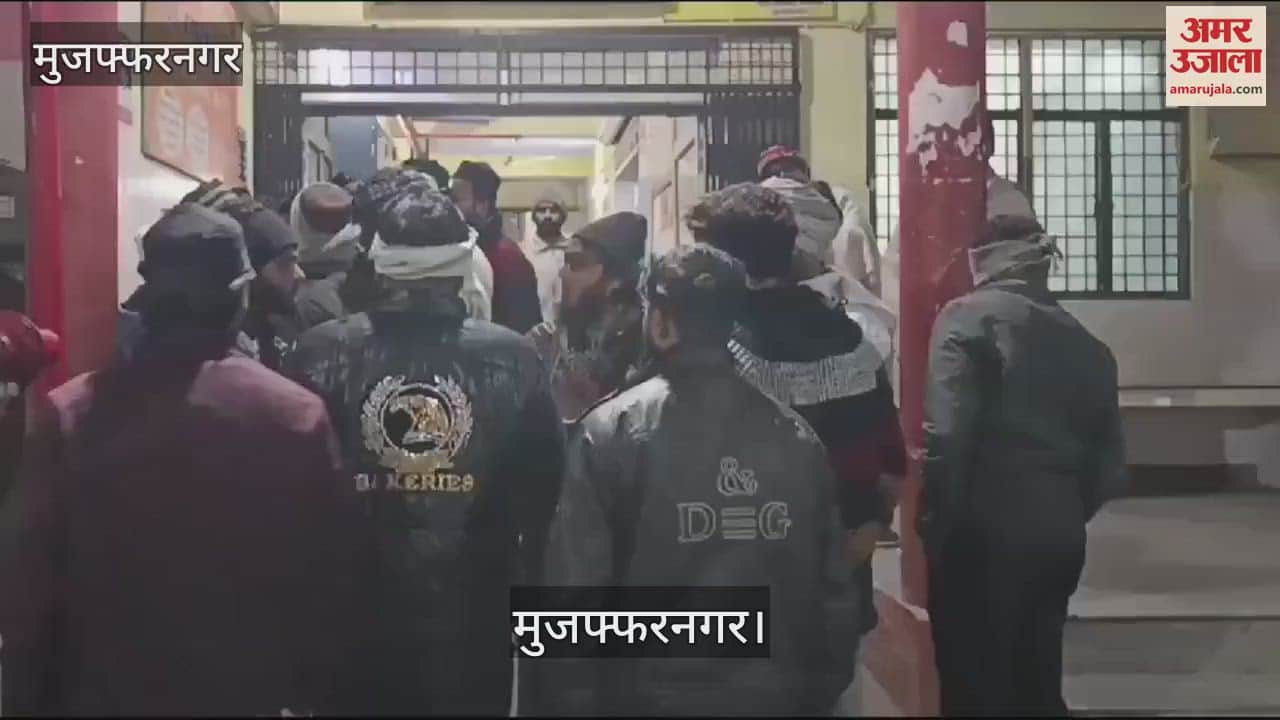 VIDEO : Fierce clash between two parties in Sujdu of Muzaffarnagar, three youths injured