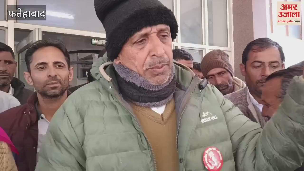 VIDEO : Farmers submitted a memorandum to the DC regarding compensation for the crop damaged due to canal breach in Fatehabad