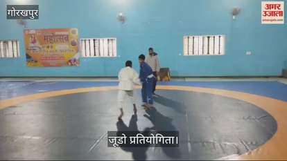 VIDEO : Players kept struggling to score points in judo game