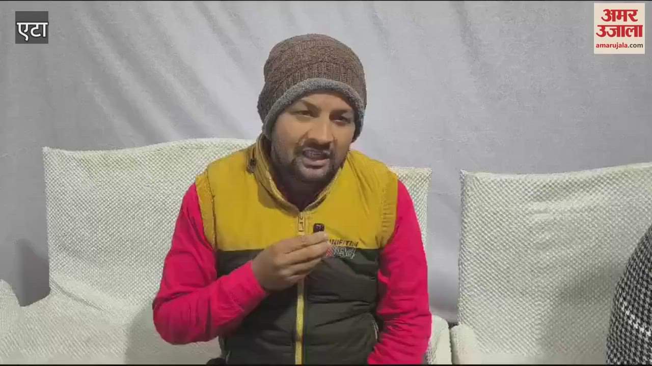 VIDEO : The audience was thrilled to see Sunil Pal explosive performance at Etah Mahotsav