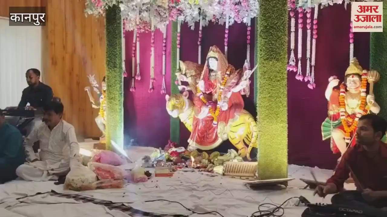 VIDEO : Mayor performed Aarti and sang Bhajans at Mata Ki Chowki