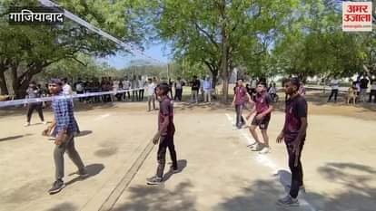 VIDEO : Players participating in volley ball competition
