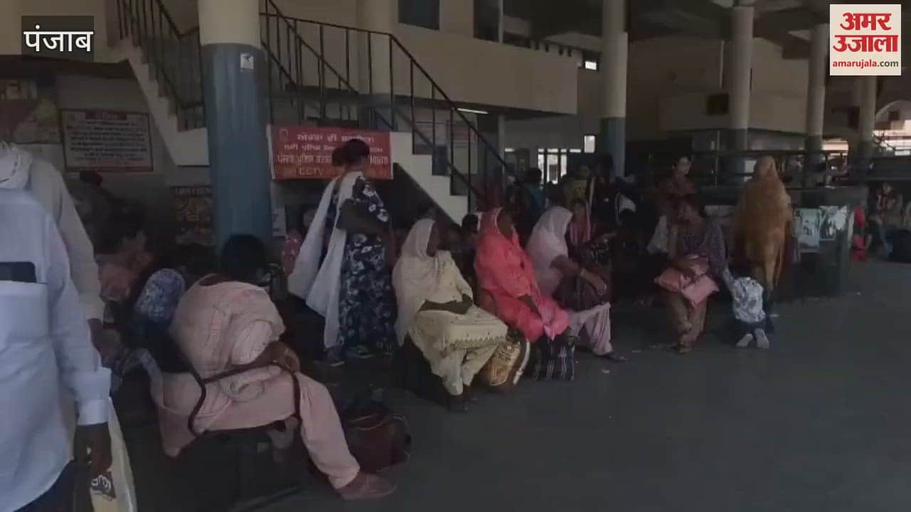 VIDEO : Punbus worker union's sit-in protest in Ferozepur