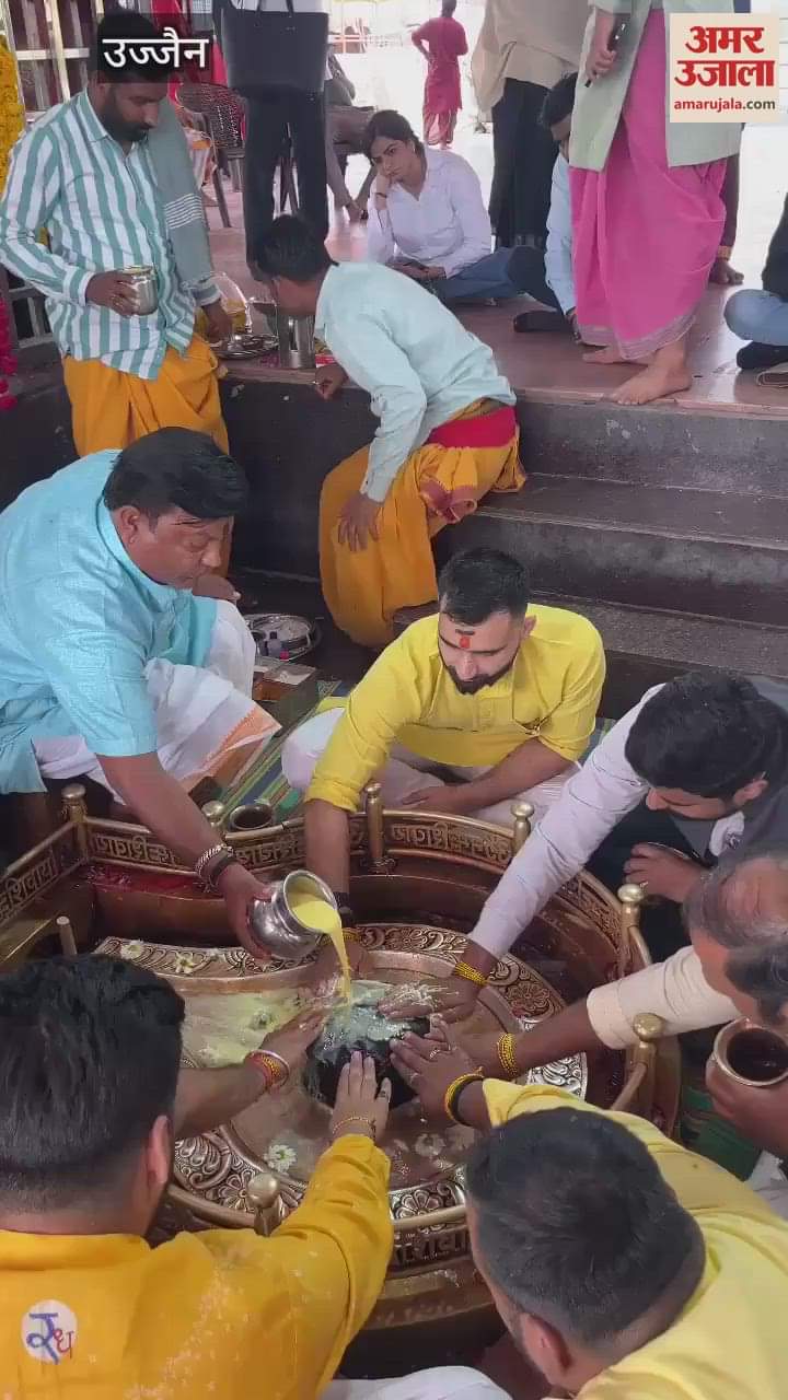 Harish Nadda performed Mangal Bhaat and Gulal Puja at Angareshwar Mahadev Temple in Ujjain