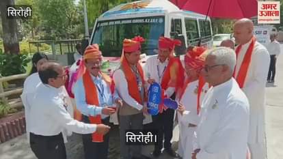 Sirohi News SBI initiative to serve disabled gave 13 seater traveler to Brahmakumari Institute