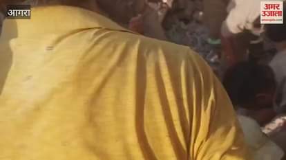 VIDEO : roof of house and shop collapsed many people feared trapped