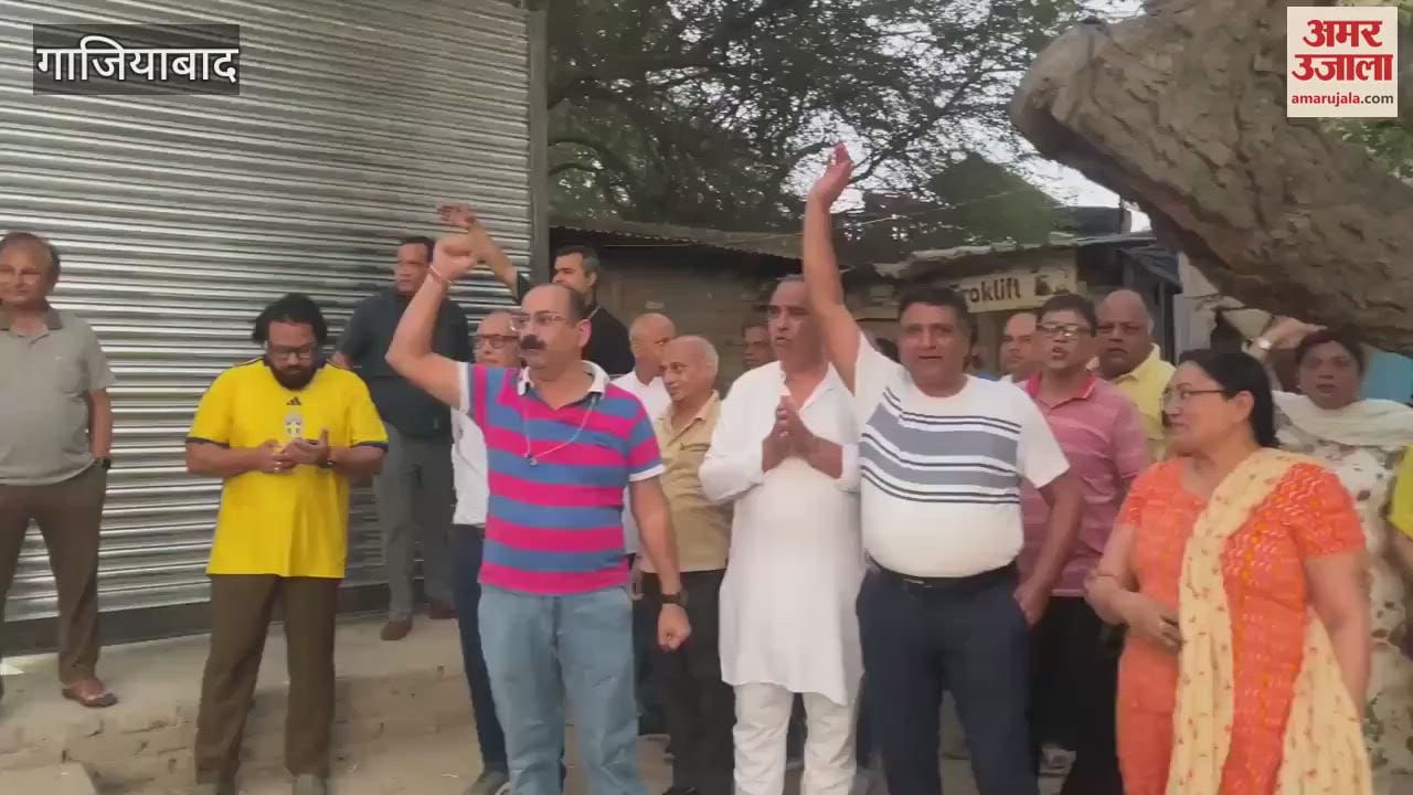 VIDEO : Opposition to liquor shop opened on green belt in Ghaziabad s Vasundhara Sector 2C