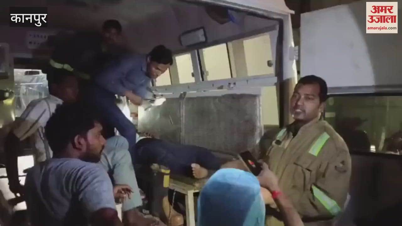 VIDEO : dumper hit a parked dumper from behind, driver was taken out by cutting the cabin