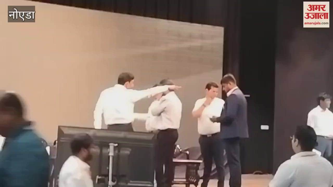 VIDEO : DM Noida Manish Kumar Verma inspectingpreparations on stage