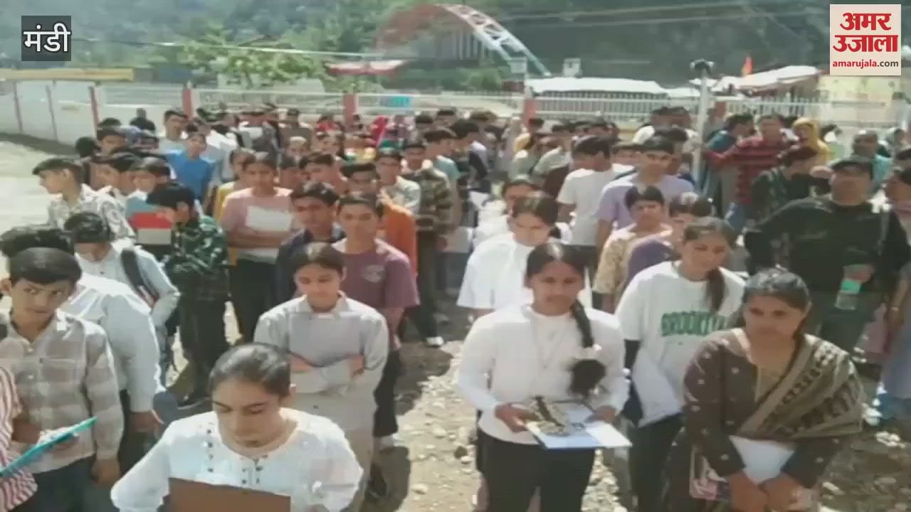 VIDEO : There is a school in Dharampur where children are given free education