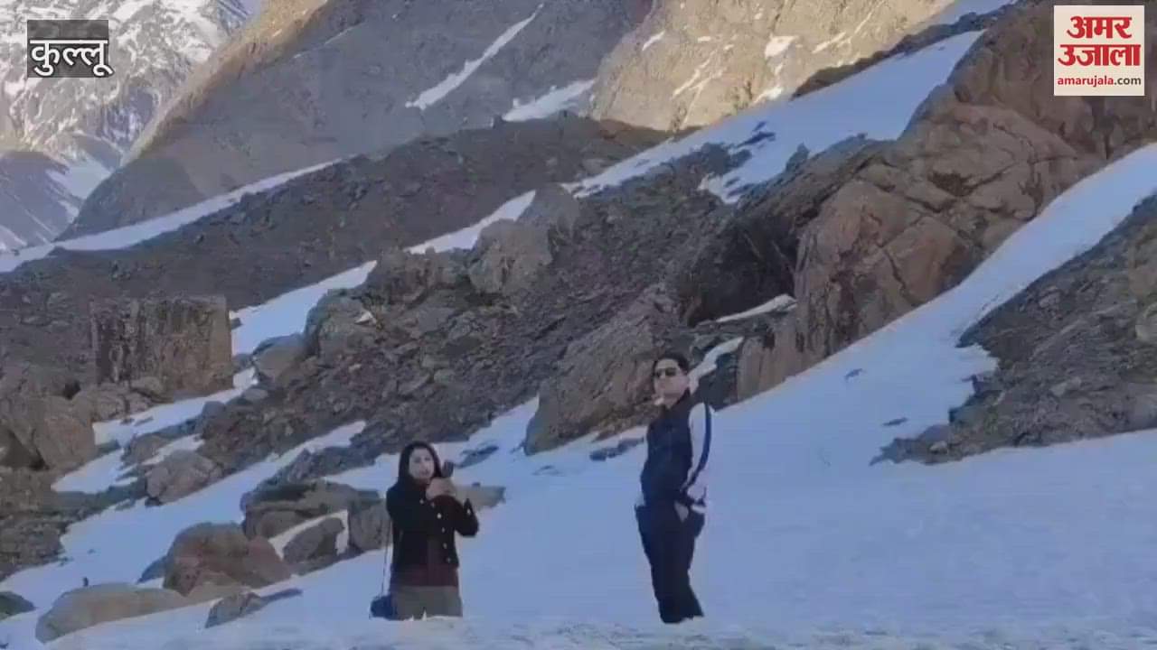 VIDEO : Tourists had fun at Deepak Tal