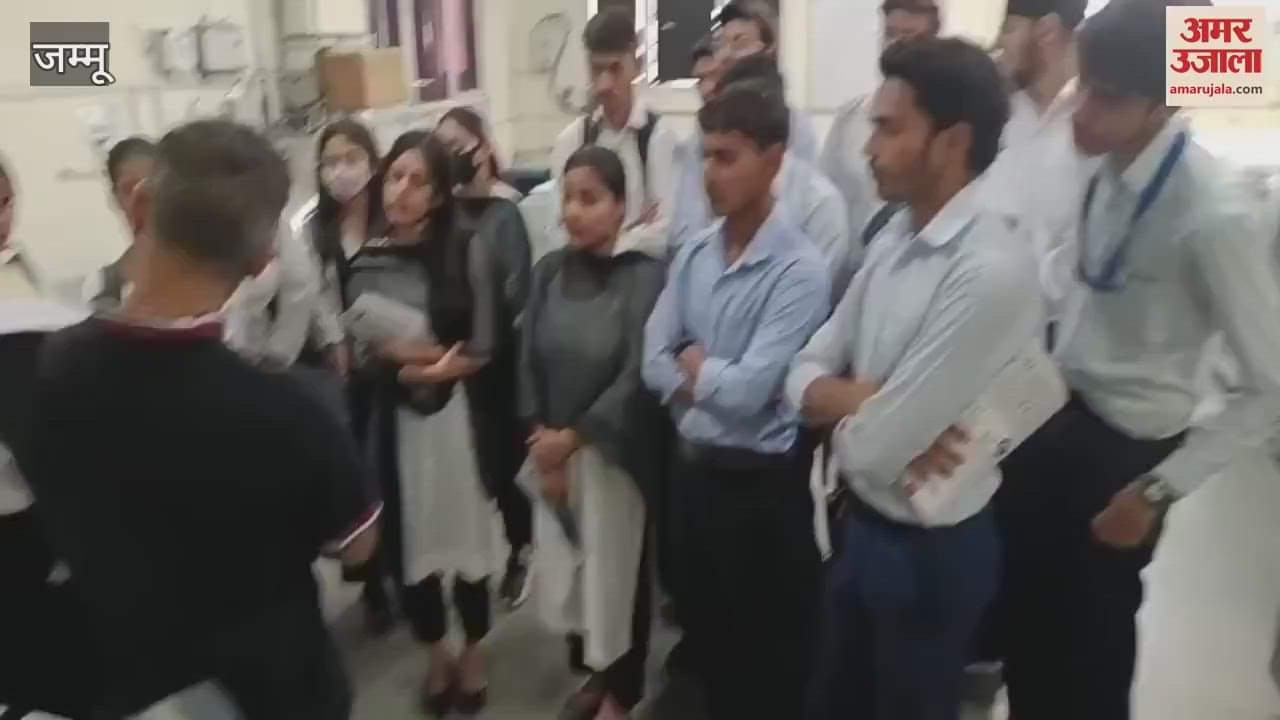 VIDEO : Students of Government Polytechnic visited Amar Ujala Press and learnt the complete process of printing newspaper
