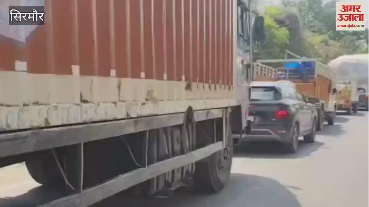 VIDEO : There is a long jam on Narayangarh Road from Kala Amb toll tax barrier towards Haryana area