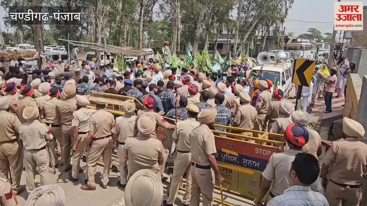 Police chased away farmers who were going to ask questions to CM in Sunam