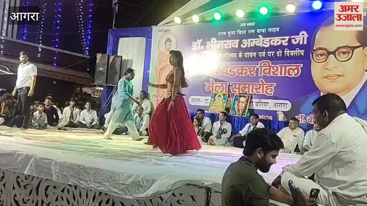 girls danced on stage of Bhimnagari