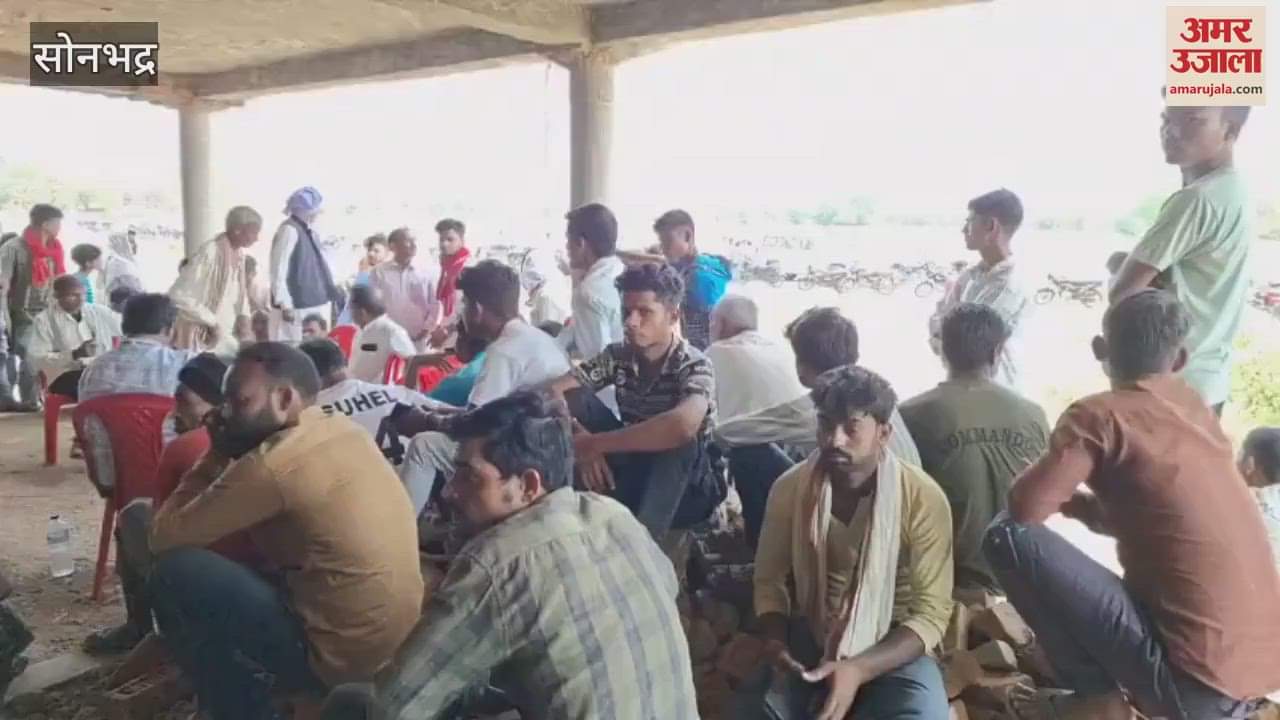 young man dead body found near house in sonbhadra many injury marks family members suspected murder