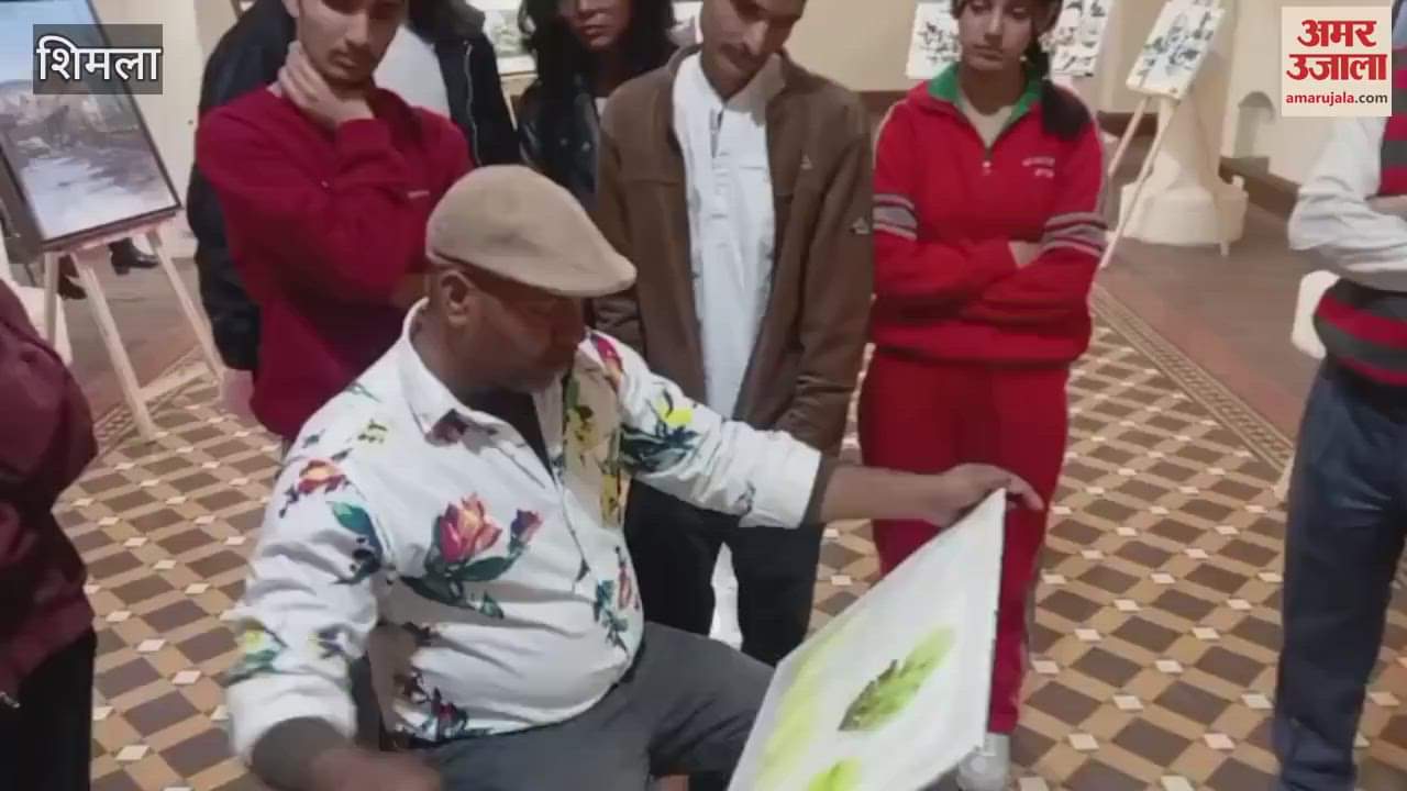 In the live portrait demonstration students were told the nuances of painting