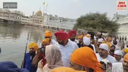 केसरी चैप्टर -2 की स्टार कास्ट अभिनेता अक्षय कुमार, अनन्या पांडे और आर माधवन पहुंचे गोल्डन टेंपल