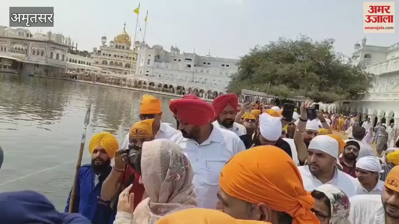 केसरी चैप्टर -2 की स्टार कास्ट अभिनेता अक्षय कुमार, अनन्या पांडे और आर माधवन पहुंचे गोल्डन टेंपल