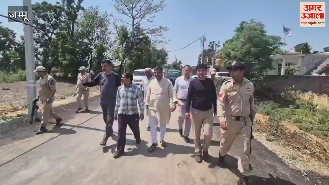 Farmers in Madh assembly constituency suffered heavy losses after the strong storm, administration ordered immediate assistance