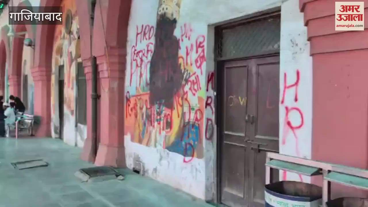 Soot smeared on Aurangzeb's painting in Ghaziabad