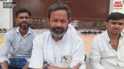 Allegation of misbehavior on SHO in ghazipur chairman sits at police station