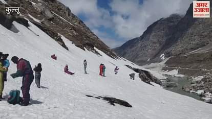 Koksar of Lahaul is also connected with road facility tourists are arriving in large numbers