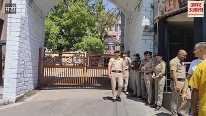 Deputy Commissioner office Mandi was again evacuated there was a threat of bomb blast