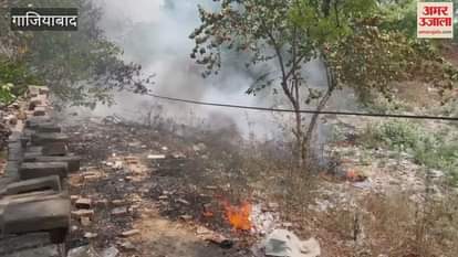 garbage dump caught fire in society in Bhopura
