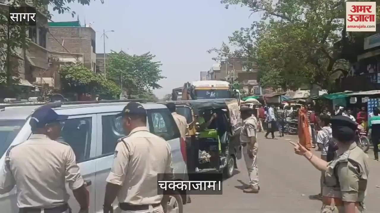 A woman suffering from vomiting and diarrhea died during treatment, her family members blocked the road