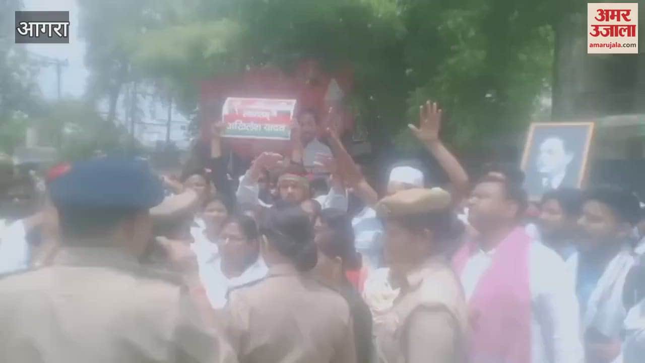 Crowd of supporters at MP Ramjilal Suman's residence
