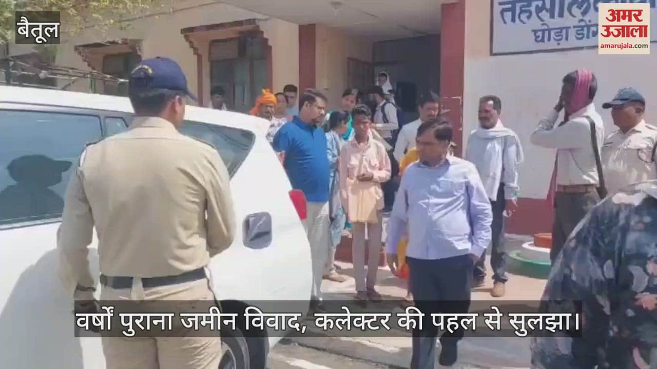 Hearing the pain of the elderly woman, the collector showed sensitivity