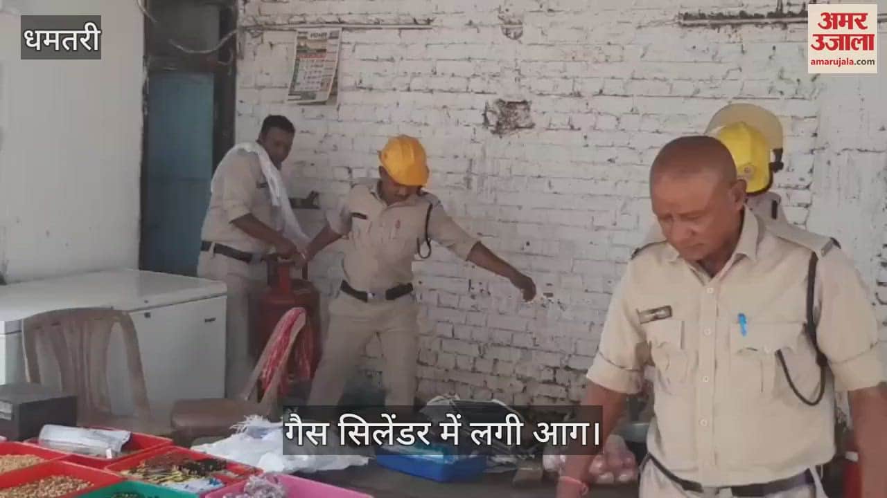 gas cylinder kept in the compound of a government liquor shop caught fire